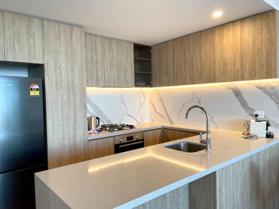 골드코스트 Stunning Oceanview 2Br In The Heart Of Broadbeach 44F 아파트 외부 사진