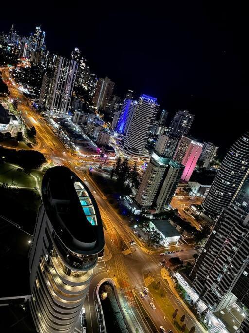 골드코스트 Stunning Oceanview 2Br In The Heart Of Broadbeach 44F 아파트 외부 사진